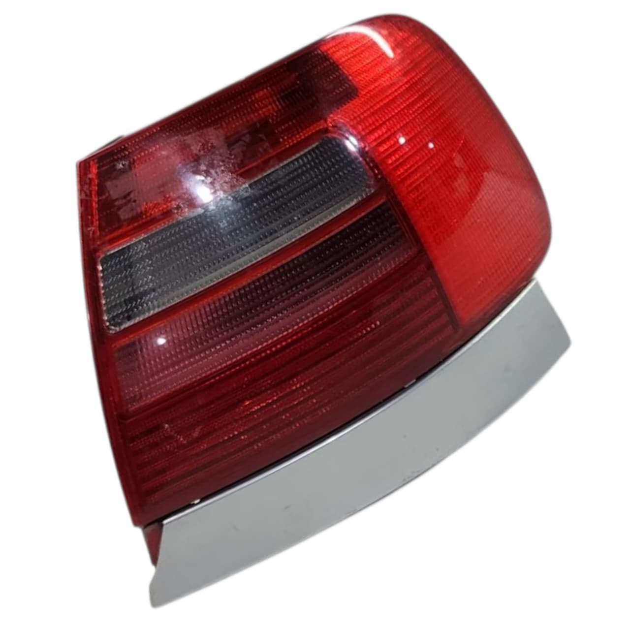 LANTERNA DIREITA AUDI A4 B5 1999 2001 