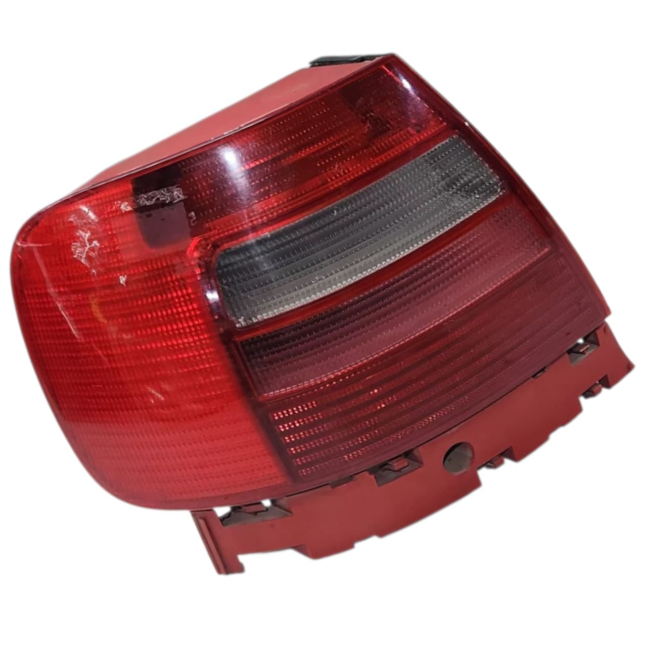 LANTERNA ESQUERDA AUDI A4 B5 SEDAN 1999 2001