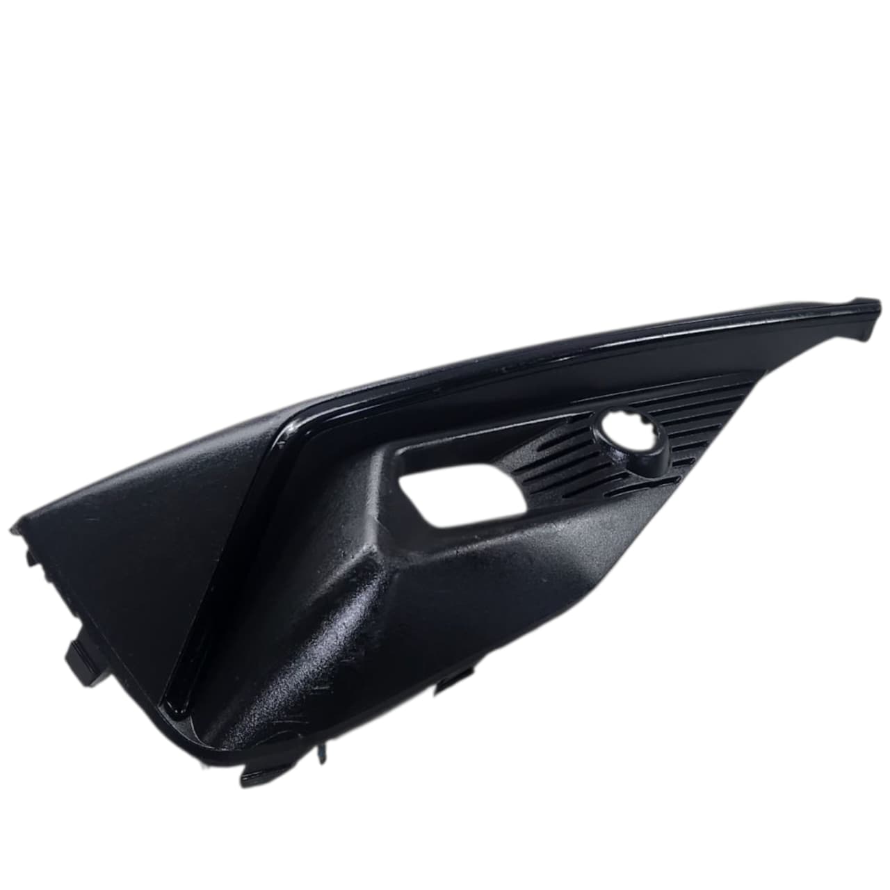 MOLDURA FAROL MILHA DIREITO GWM HAVAL H6 2023 2025