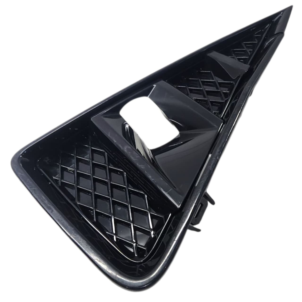MOLDURA FAROL MILHA ESQUERDO GWM HAVAL GT 2023 2026