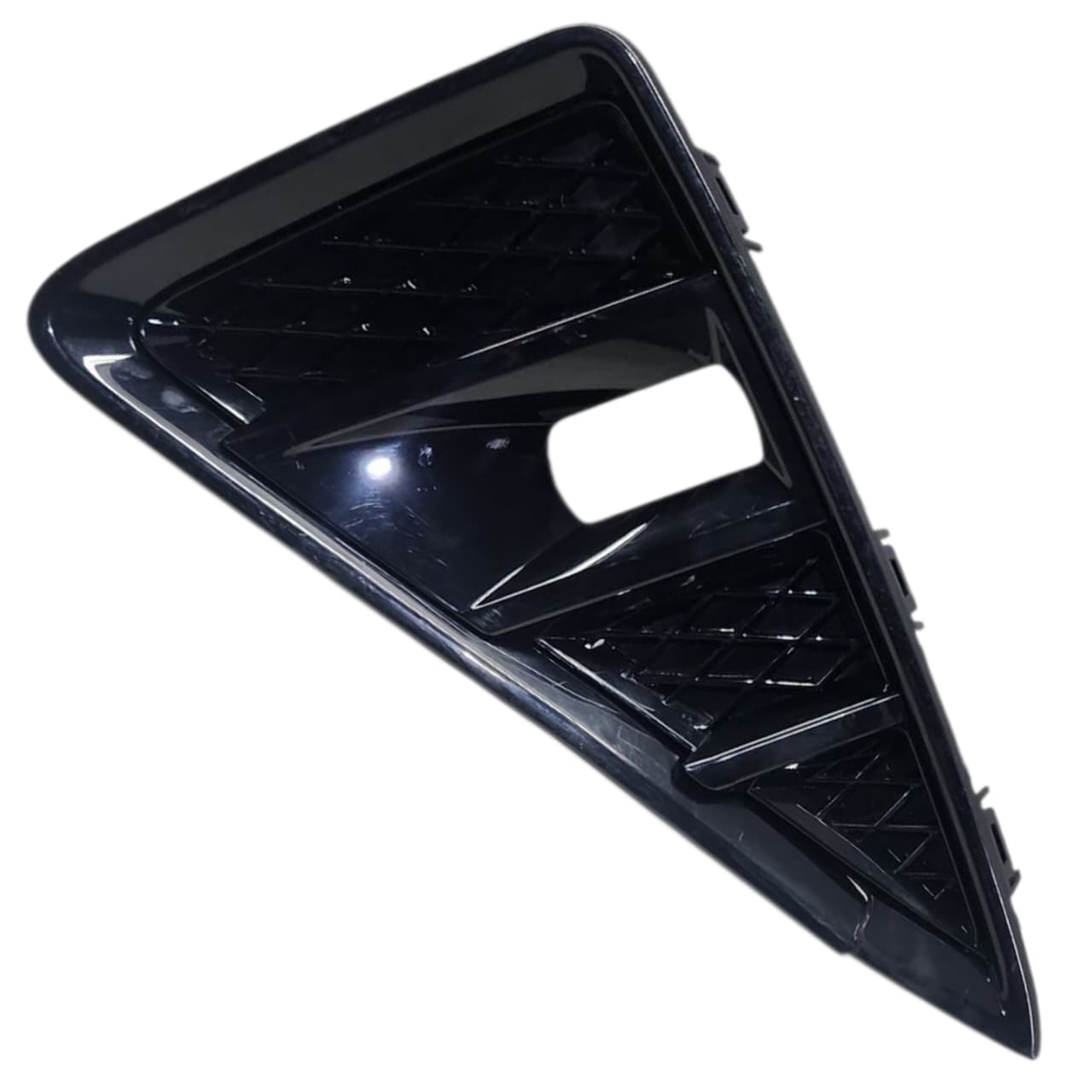 MOLDURA FAROL MILHA ESQUERDO GWM HAVAL GT 2023 2026