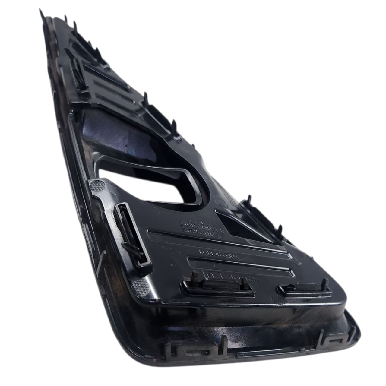 MOLDURA FAROL MILHA DIREITO GWM HAVAL H6 GT 2023 2026