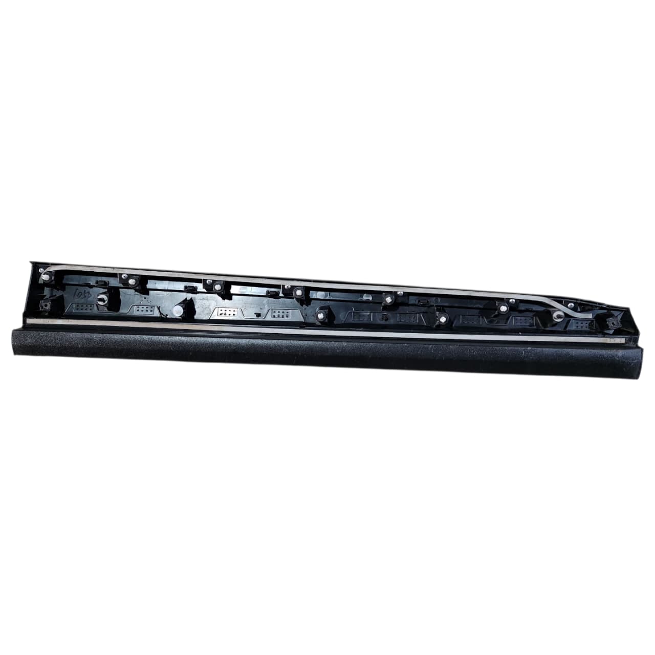 MOLDURA PORTA DIANTEIRA ESQUERDA GWM HAVAL H6 2023 2026