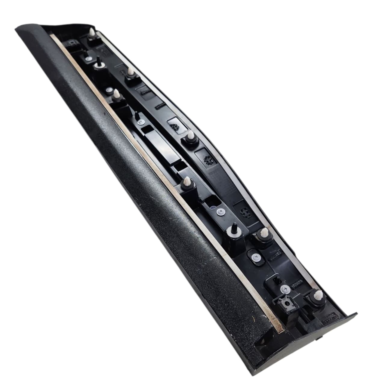 MOLDURA APLIQUE PORTA TRAS DIR GWM HAVAL H6 GT 2023 2026