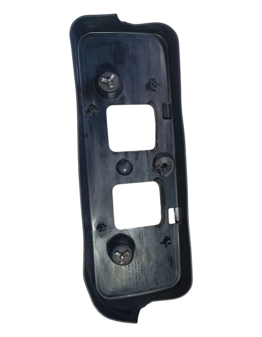Suporte Placa Classic esquerdo Q3 2018 2022 