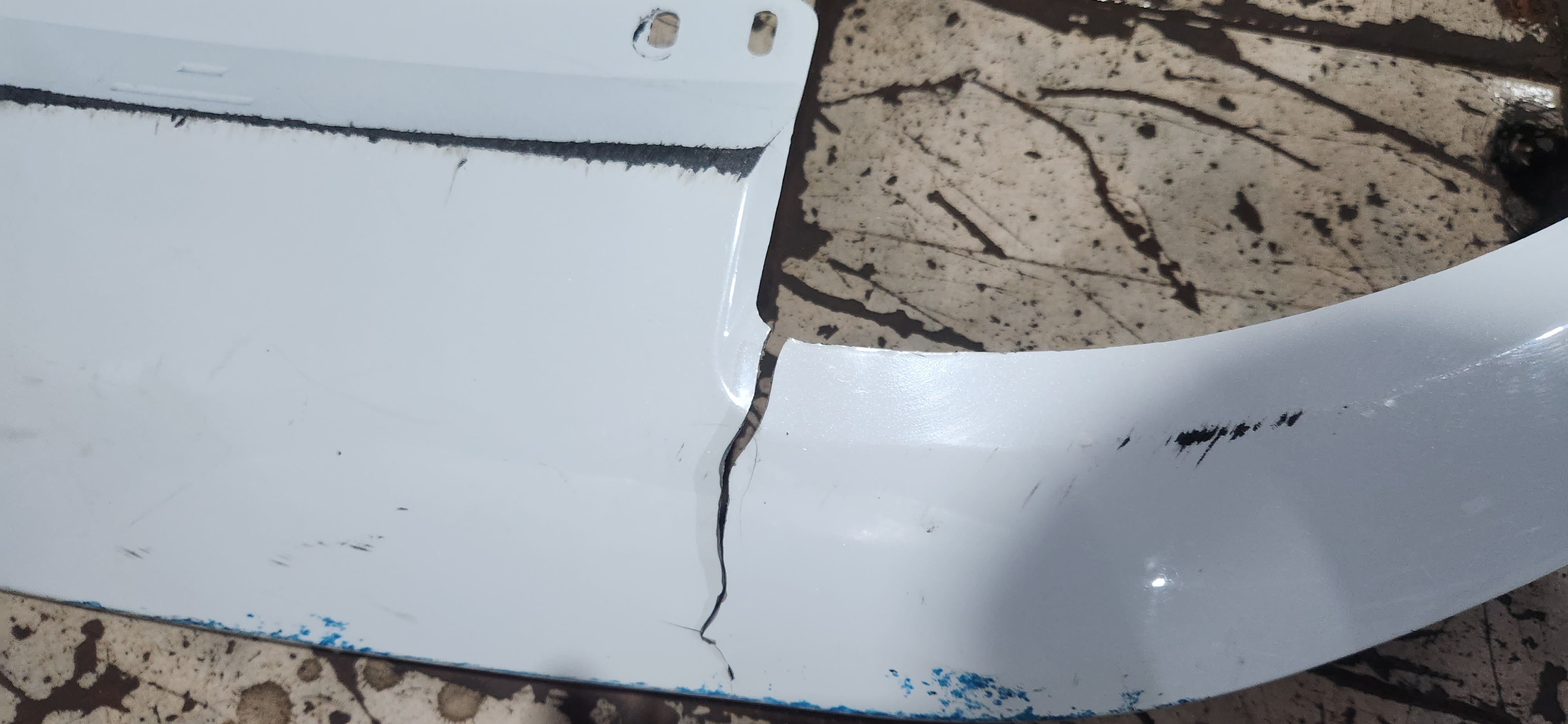 SPOILER INFERIOR PARACHOQUE DIANTE PORSCHE MACAN 2021 2024