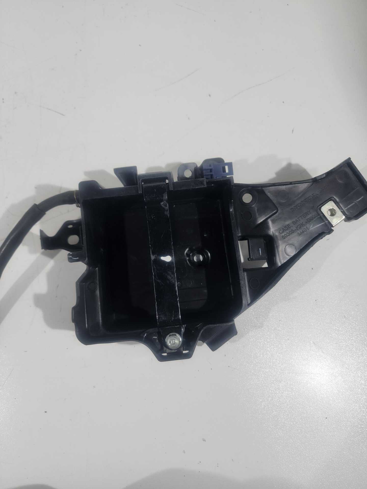 Caixa de bateria Honda cb twister 300 ano 2025