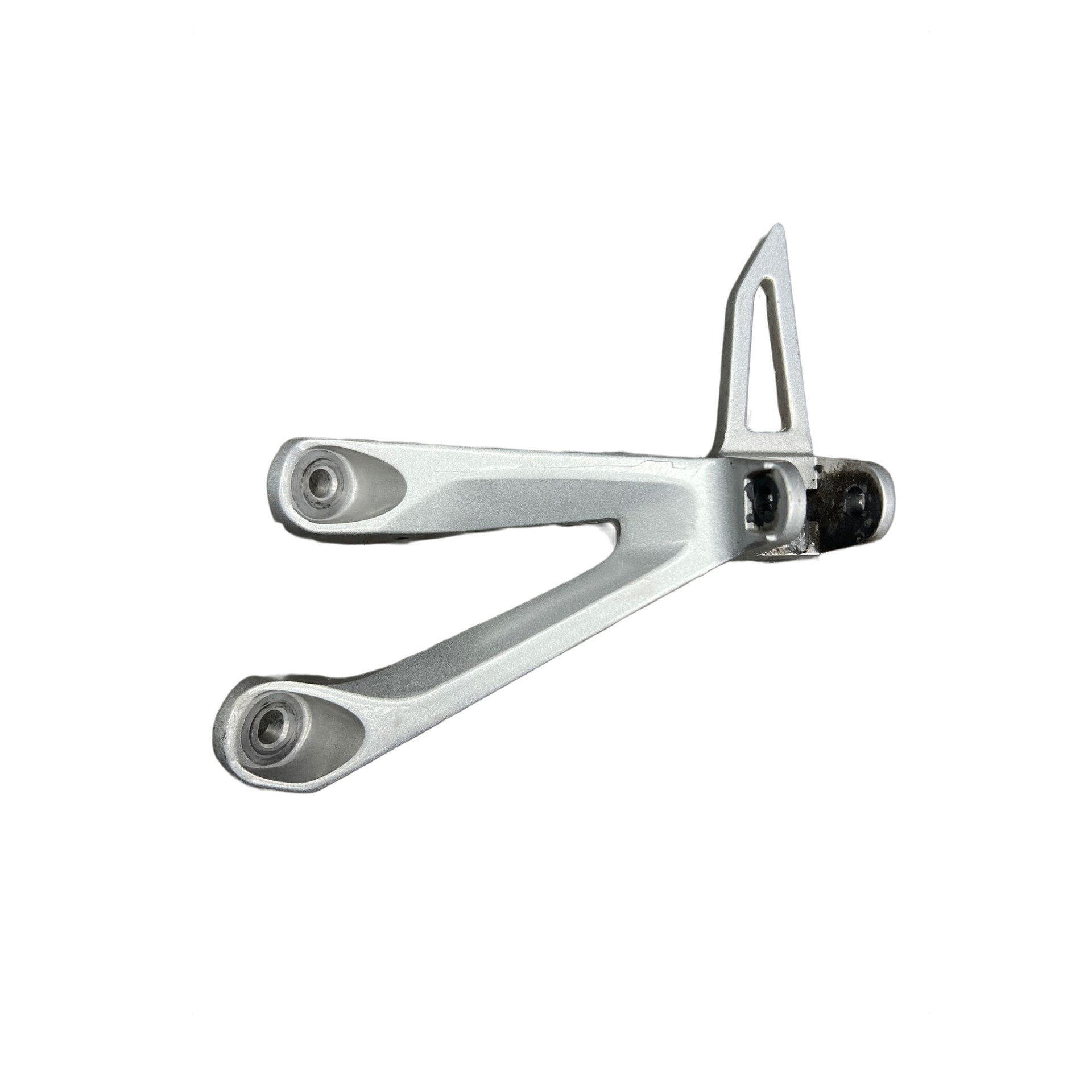 Suporte pedaleira traseira esq original Cb Twister 300 F 26