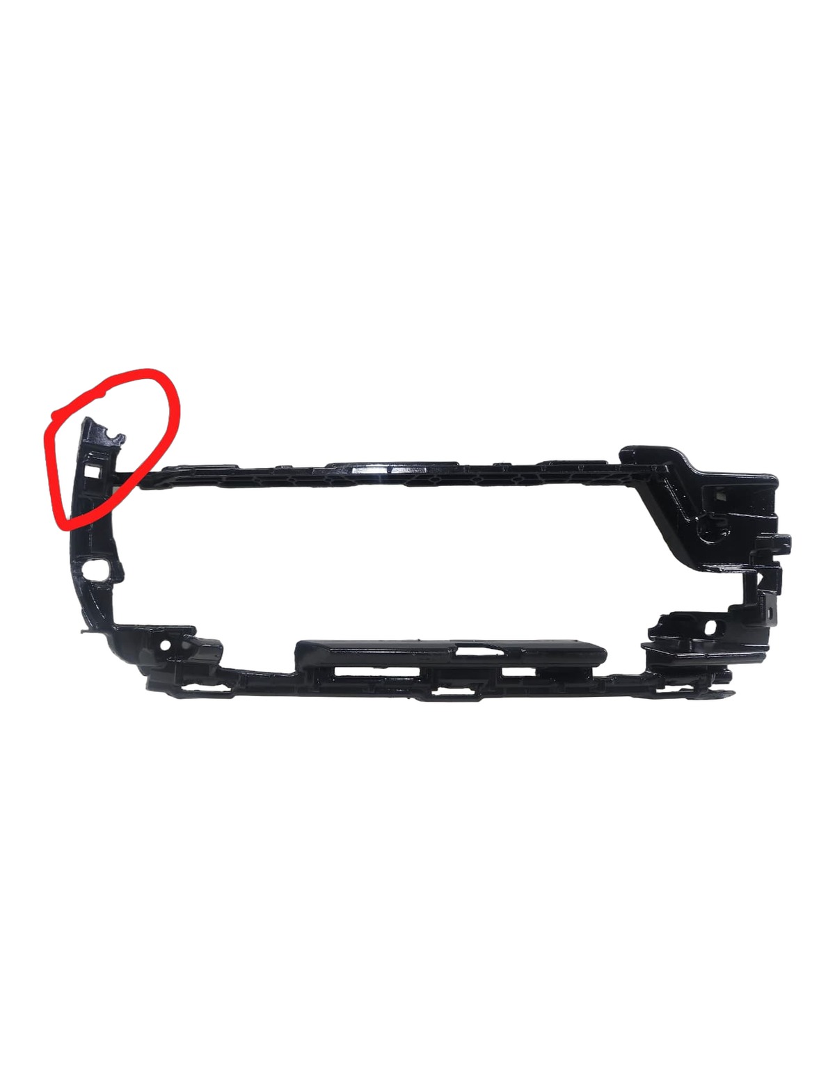 GRADE SUPORTE FAROL MILHA ESQ PORSCHE MACAN 2021 2024