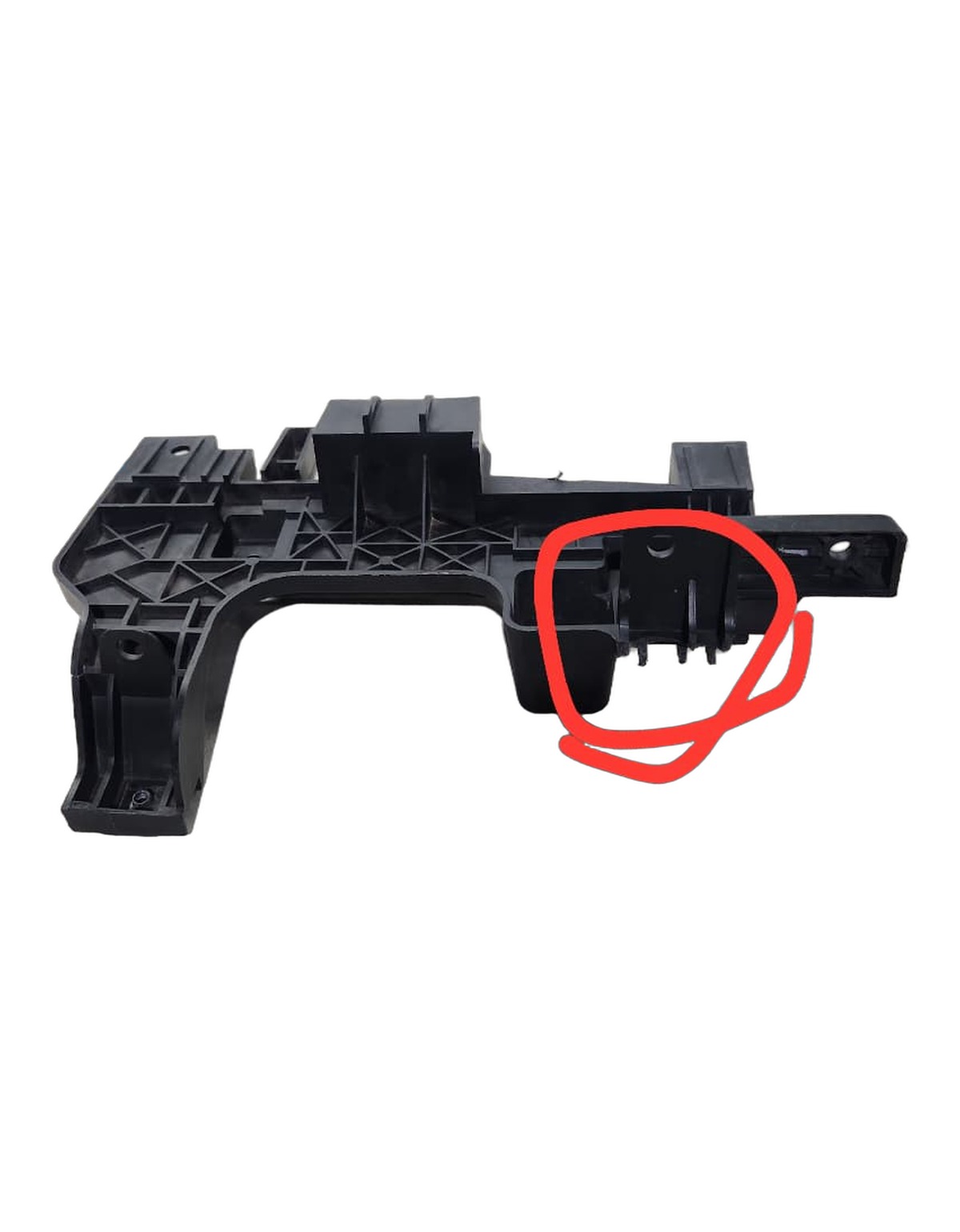 SUPORTE ESQ MONTAGEM GRADE FRONTAL GWM HAVAL H6 2023 2025 
