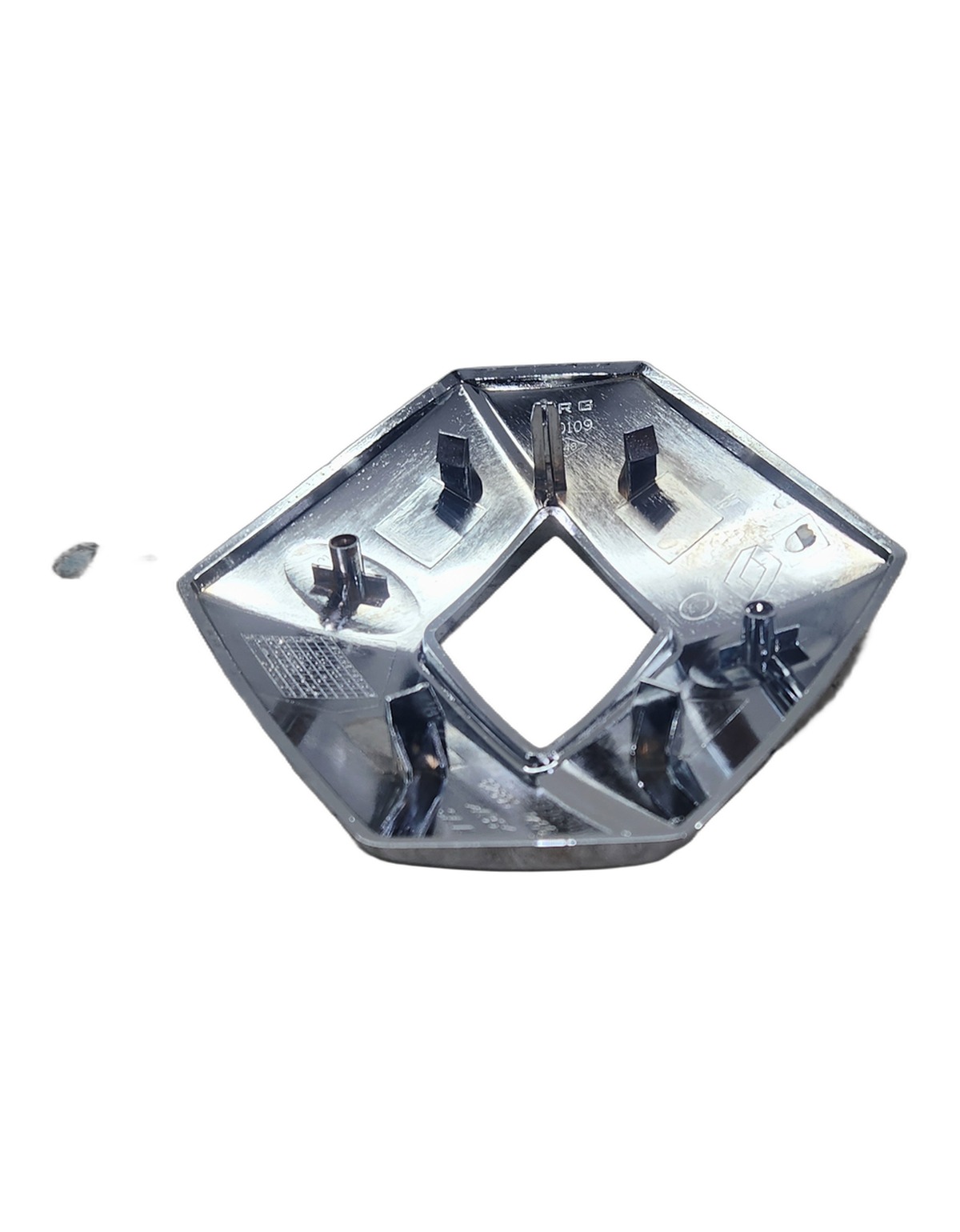 EMBLEMA DIANTEIRO RENAULT DUSTER DUSTER OROCH 2015 2019