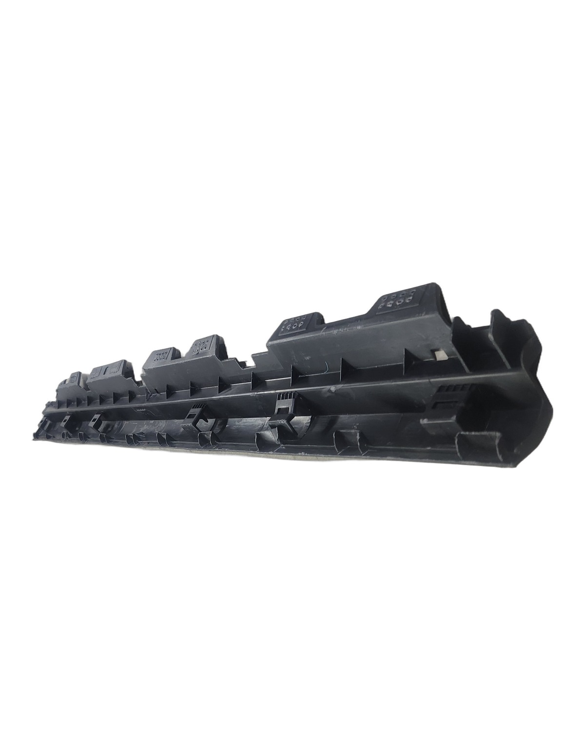 SPOILER LATERAL INFERIOR PORTA DIANT ESQ GWM HAVAL H6 2023 