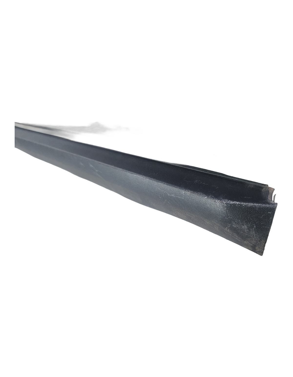 SPOILER LATERAL INFERIOR PORTA DIANT ESQ GWM HAVAL H6 2023 