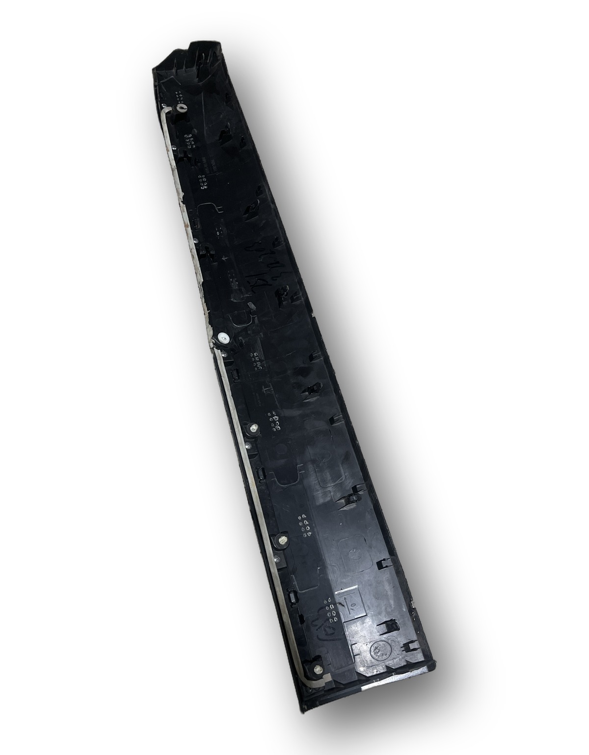 MOLDURA EXTERNA INFERIOR PORTA DIANT ESQ GWM HAVAL H6 2023