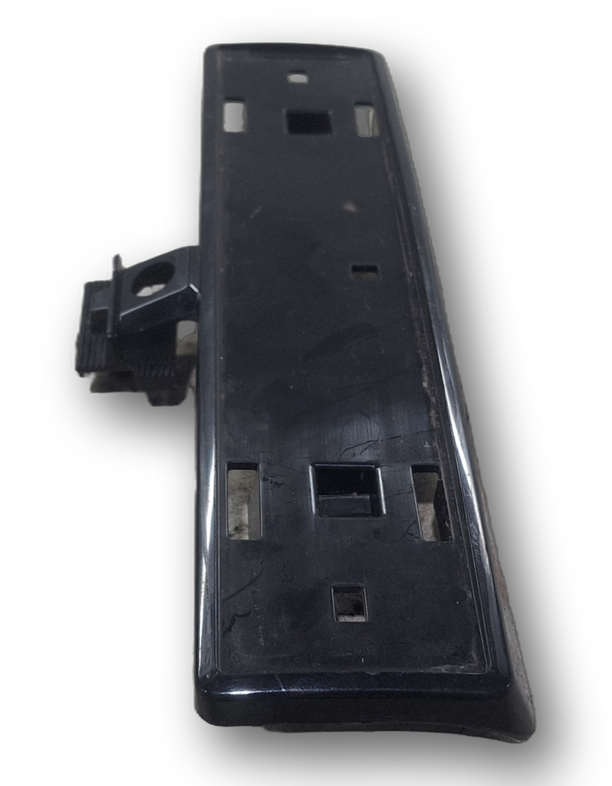 SUPORTE EMBLEMA GRADE DIANTEIRA GWM HAVAL H6 2023 2025