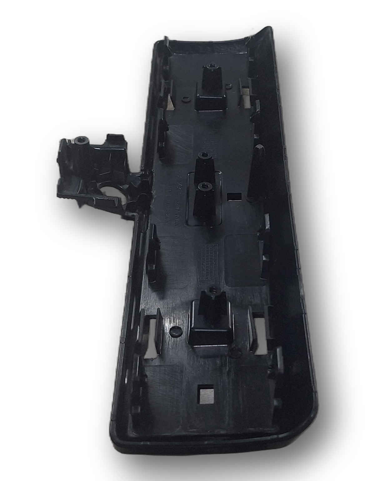 SUPORTE EMBLEMA GRADE DIANTEIRA GWM HAVAL H6 2023 2025