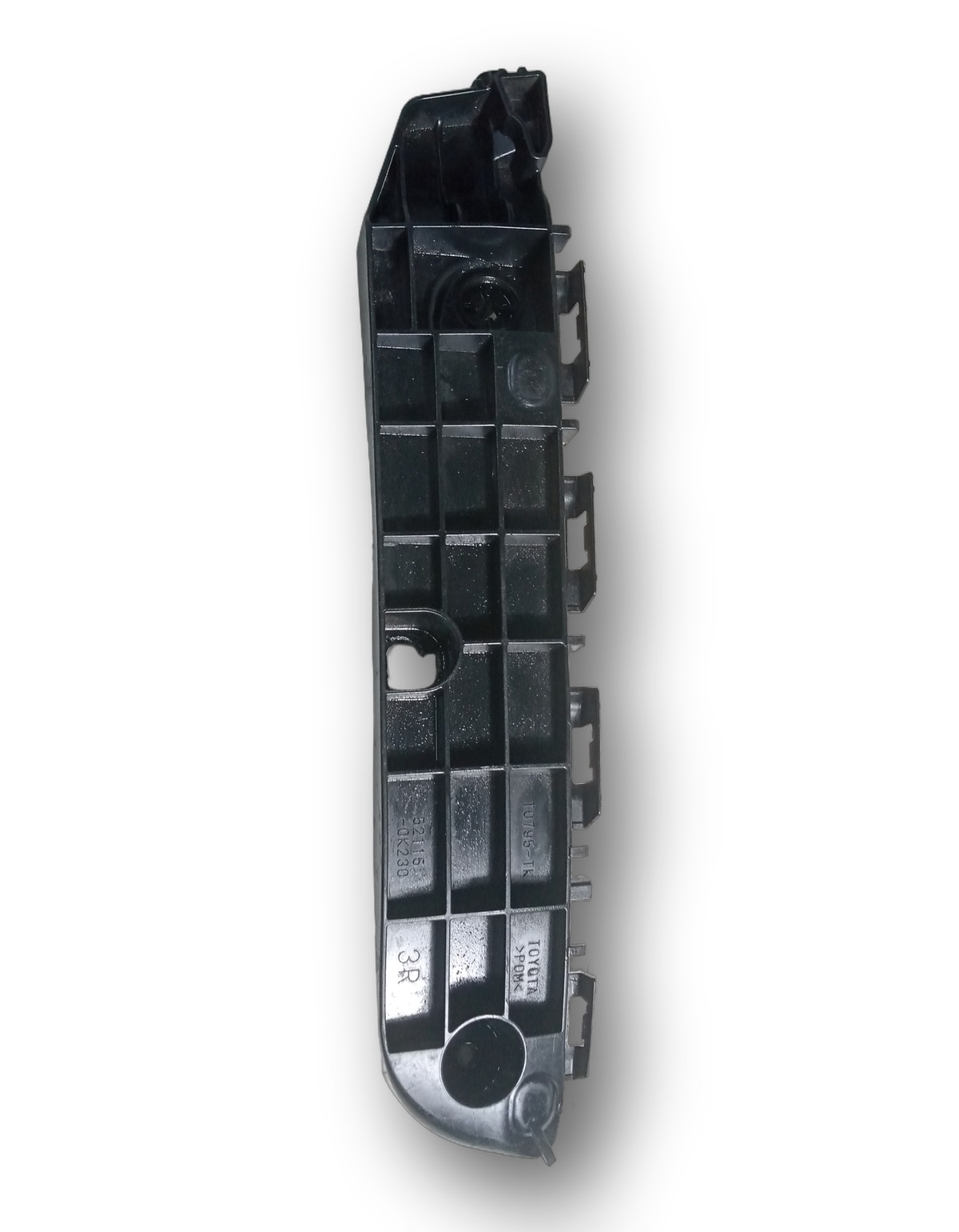 Suporte Parachoque Direito  Hilux 2016 2023